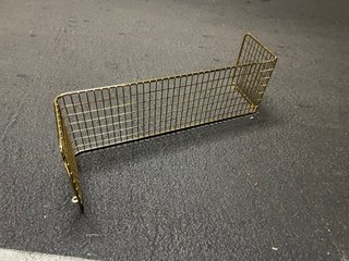 Estante pared IKEA SVENSHULT dorado