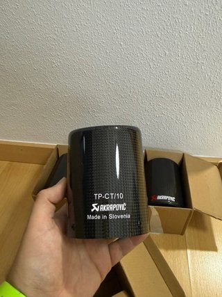 Colas de Escape Akrapovič de Carbono (Pack de 4)