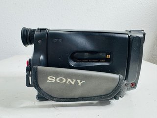 Sony Handycam Vision Video 8 CCD-TRV34