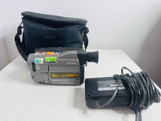 Sony Handycam Vision Video 8 CCD-TRV34