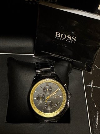 Reloj BOSS Negro y Dorado Auténtico