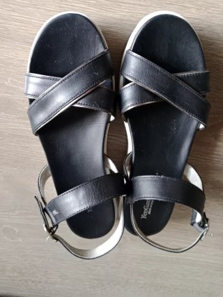 Sandalias de piel negras talla 39