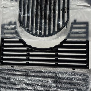 Griglie nere in metallo per barbecue Weber