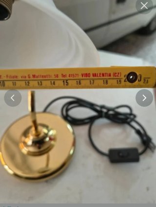 Lampada da tavolo vintage oro e vetro