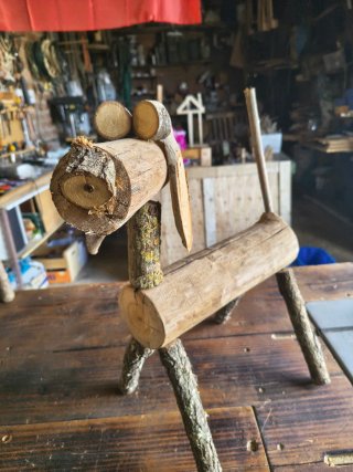 Animales de madera rústicos