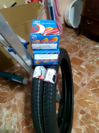 Cubiertas Vee Rubber 2-1/4-18 (2 unidades)