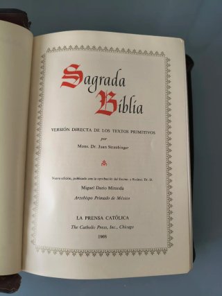 Sagrada Biblia, Edición Familiar Católica de 1968.