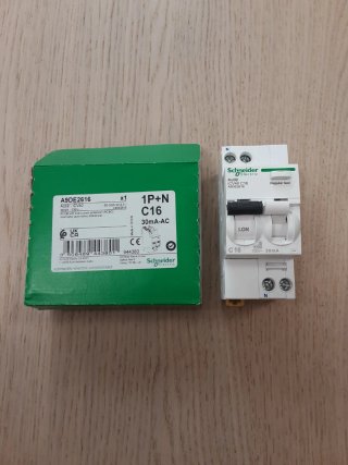 Schneider A9DE2616. RCBO Acti9 ICV40 16A