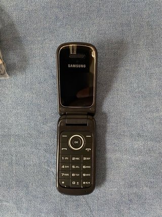 Samsung GT-E1190 Cellulare