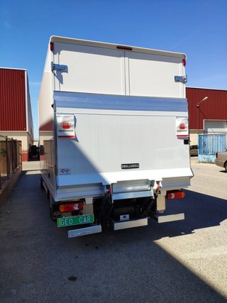 ALQUILER CARROZADO 20M3 CON TRAMPILLA ELEVADORA