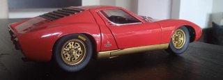 Lamborghini Miura 1:18