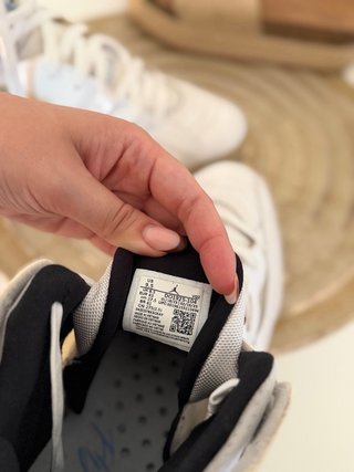 Jordan Talla 43 Beige/Blanco