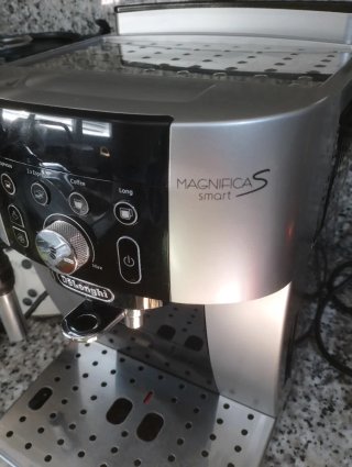 Cafetera Delonghi Magnifica S Smart