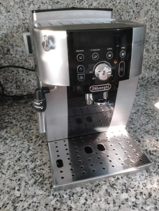 Cafetera Delonghi Magnifica S Smart
