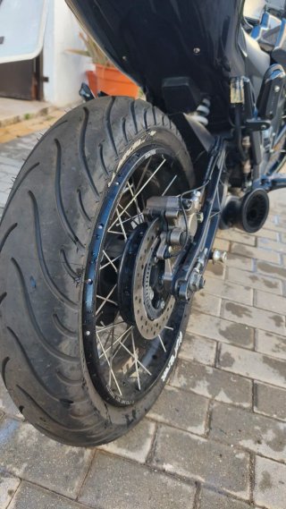 Zontes g1x 125 Moto Naked Negra y Plateada