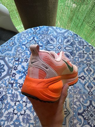 Nike Vomero 18 Talla 38 Rosa Naranja