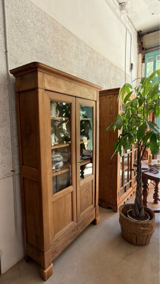 Vitrina vajillera antigua, alacena o biblibibliote
