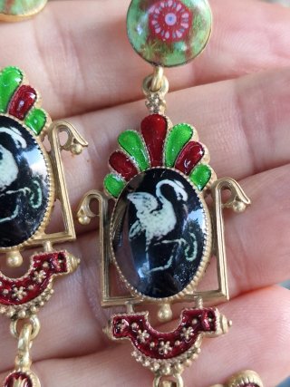Pendientes largos cisne esmaltado oro