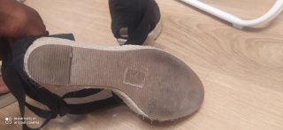 Sandalias Corina Beige y Negro Poco Uso