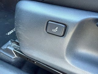 Toyota Yaris Cross, asientos de piel, CarPlay.