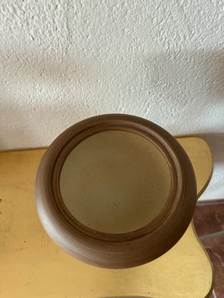 Jarrón decorativo beige y marrón