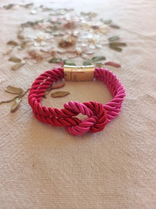 Pulsera nudo rosa y rojo Bijou Brigitte
