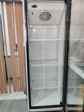 Vitrina Refrigeradora Vertical Negra