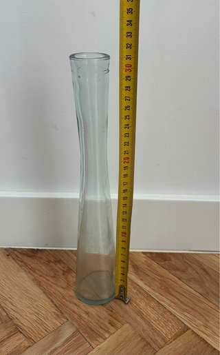 Jarrón de cristal transparente alto