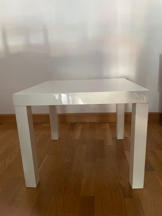 Mesita auxiliar blanca