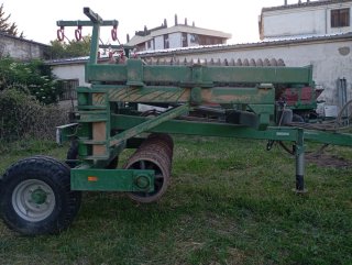 Rodillo agrícola verde