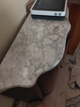 Mueble auxiliar madera y mármol