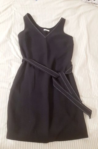 Vestido negro Promod con cinturón