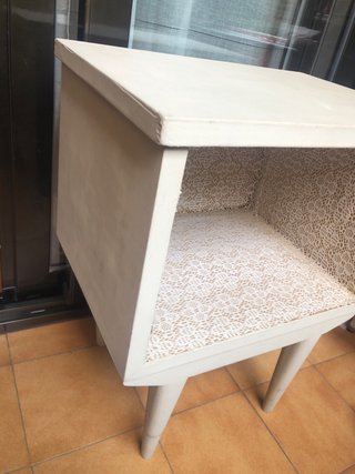 Mesilla auxiliar de madera y tela