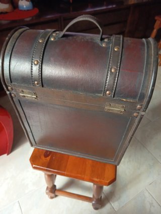 Cofre baúl madera y cuero