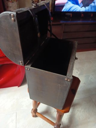 Cofre baúl madera y cuero
