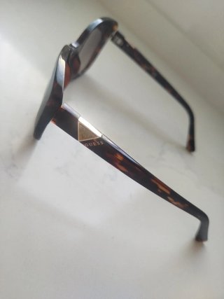 Gafas de sol Guess Tortoise