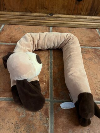Burlete perro peluche puerta