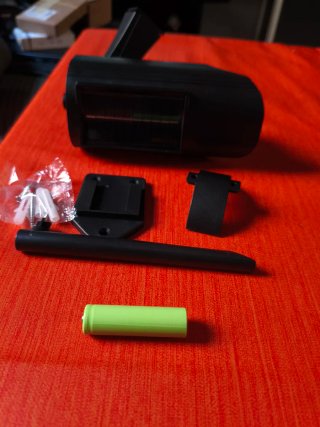 Cámara con motor, detector y luz LED