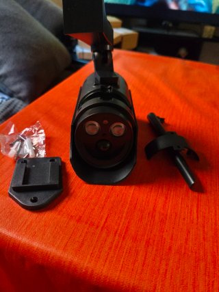 Cámara con motor, detector y luz LED