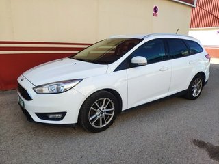 ALQUILER FORD FOCUS RANCHERA