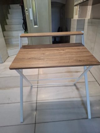 Scrivania pieghevole in legno e metallo