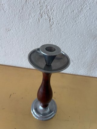 Portavelas de madera y metal