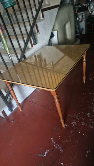 Mesa alta salón madera y cristal Medida: 1,21x90x7