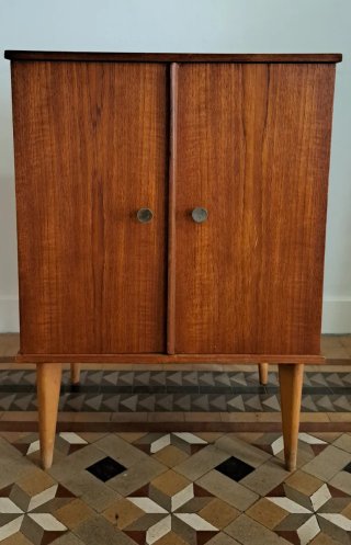 Mueble de Almacenamiento Mid Century