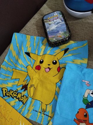 Lote Pokémon: Peluches, Figuras y Más