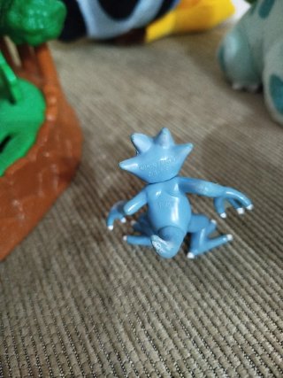 Lote Pokémon: Peluches, Figuras y Más