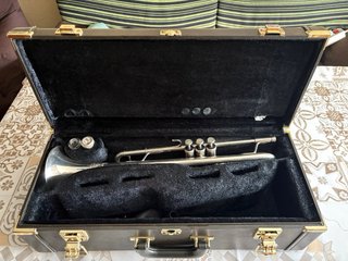 Trompeta Yamaha Xeno 8335RGS