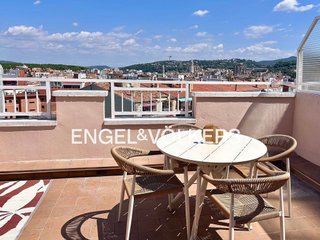 Ático en alquiler en Eixample Nord – La Devesa en Girona