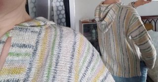 Sudadera juvenil con capucha y bolsillo
