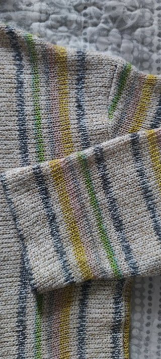 Sudadera juvenil con capucha y bolsillo
